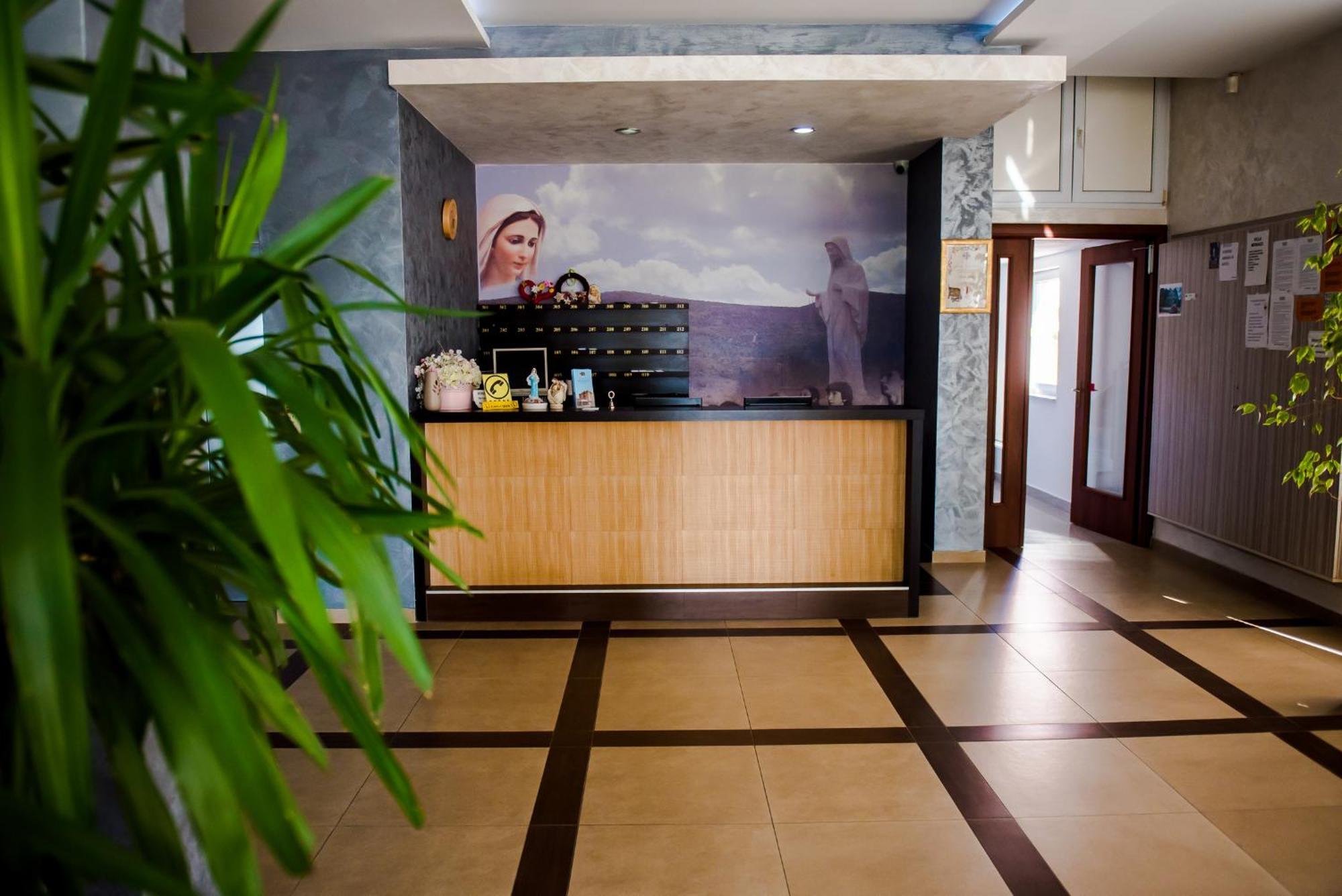Hotel Villa Monako Меджугорье Экстерьер фото